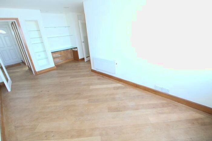 1 Bedroom Flat To Rent In Dallow Road, Luton, Bedfordshire, LU1