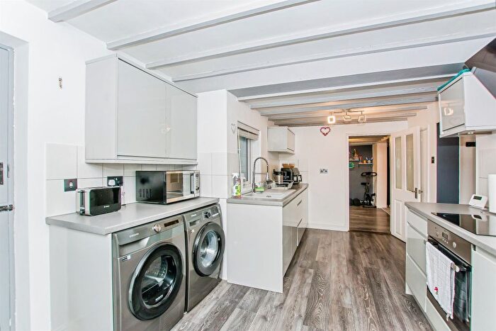 2 Bedroom Detached House For Sale In High Road, Guyhirn, Wisbech, PE13