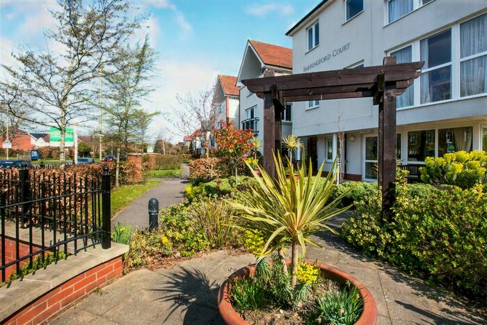 2 Bedroom Flat For Sale In Farringford Court, Avenue Road, Lymington, Hampshire, SO41