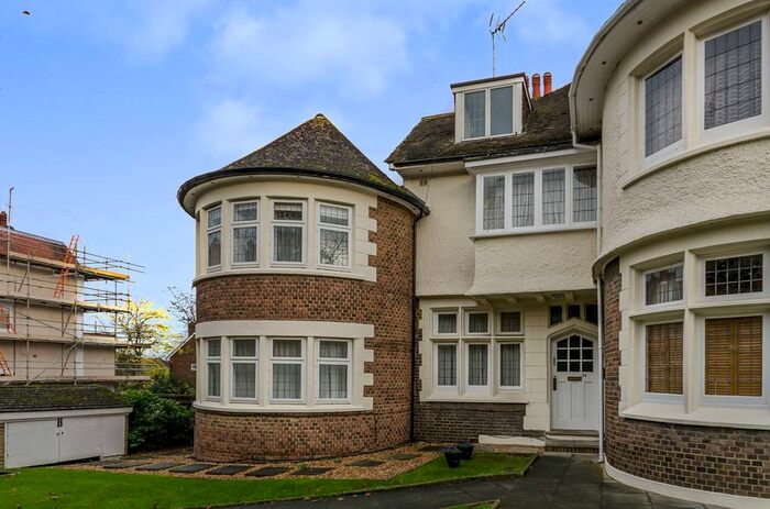 3 Bedroom Flat To Rent In Chartfield Avenue, West Putney, London, SW15