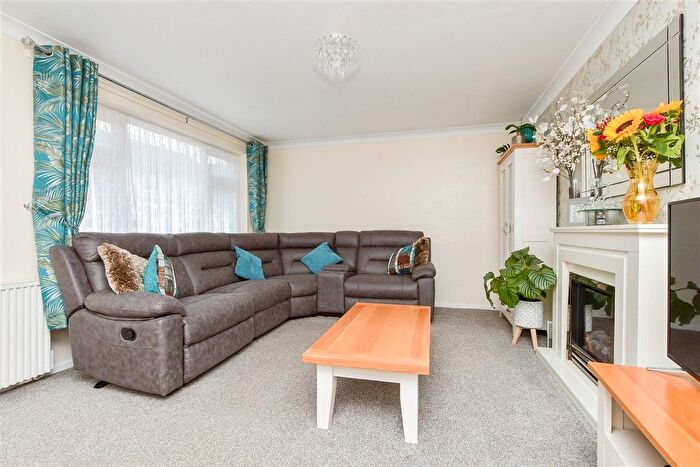 4 Bedroom Detached House For Sale In Whiteness Green, Kingsgate, Broadstairs, Kent, CT10