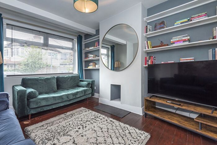 1 Bedroom Flat To Rent In Kimble Road, London ., SW19