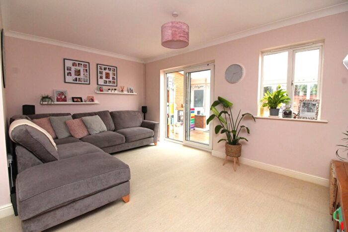 3 Bedroom End Of Terrace House For Sale In Jubilee Close, Henlow, SG16