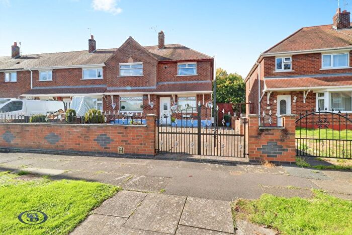 3 Bedroom Town House For Sale In Marshfield Avenue, Crewe, CW2