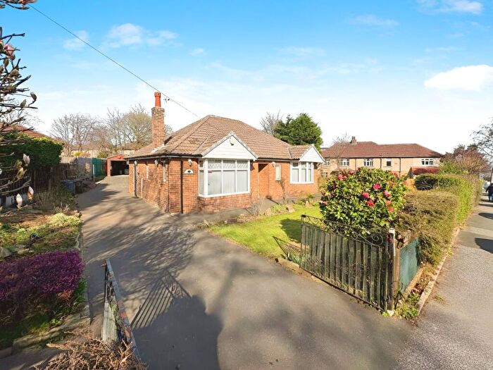 2 Bedroom Bungalow To Rent In Thornhill Avenue, Huddersfield, West Yorkshire, HD3