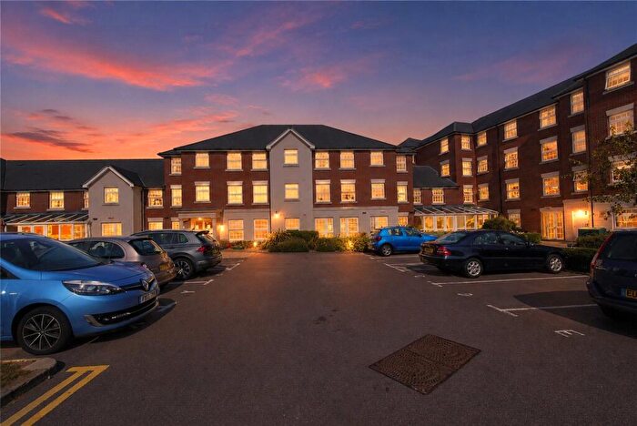 1 Bedroom Apartment For Sale In High Street, Ongar, Essex, CM5