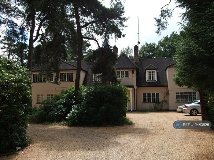 1 Bedroom Flat To Rent In Lakeside, Finchampstead, Wokingham, RG40