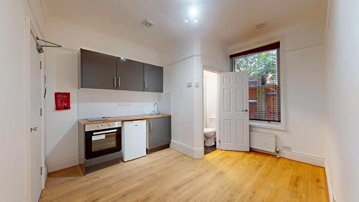 Studio To Rent In Lyncroft Gardens, London, NW6