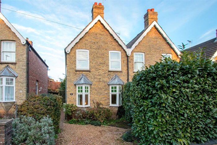 2 Bedroom Semi-Detached House To Rent In Queens Walk, Stamford, PE9