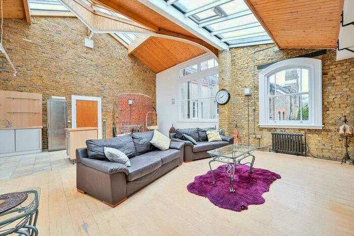 2 Bedroom Flat To Rent In Building, Woolwich, London, SE18