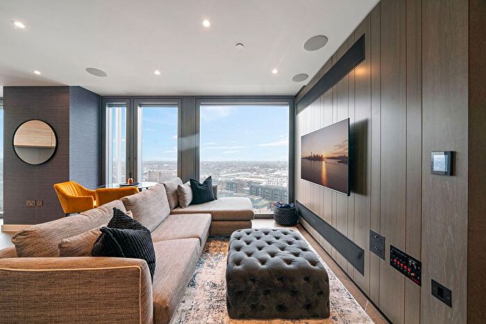1 Bedroom Flat For Sale In Chronicle Tower, City Road, London, EC1V
