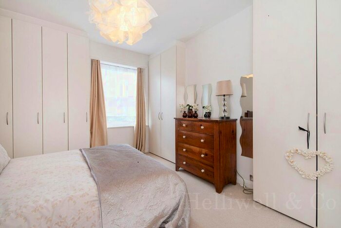 1 Bedroom Flat To Rent In Hartington Road, Ealing, W13