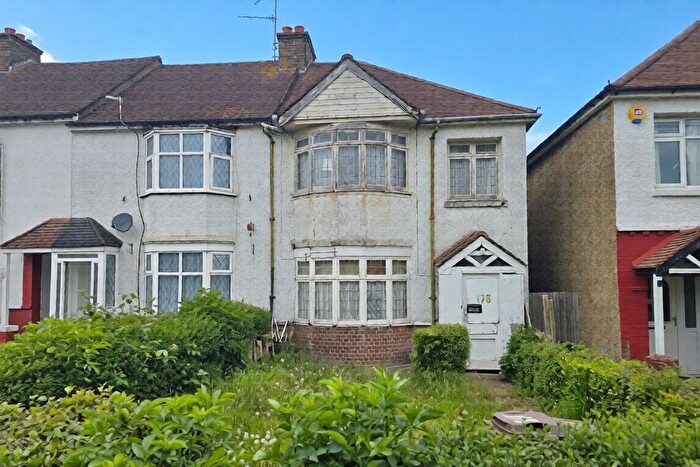 3 Bedroom End Terrace House For Sale In Magpie Hall Road, Chatham, ME4