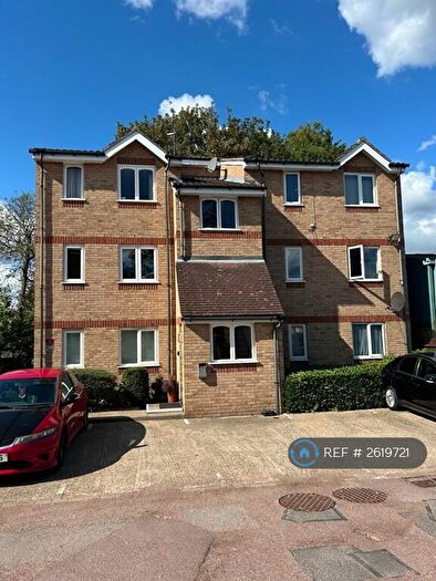 1 Bedroom Flat To Rent In Howard Close, Waltham Abbey, EN9