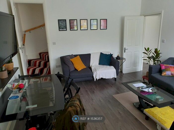 4 Bedroom End Of Terrace House To Rent In Metchley Lane, Birmingham, B17