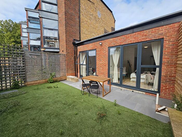 3 Bedroom House To Rent In Campdale Road, Tufnell Park, N7