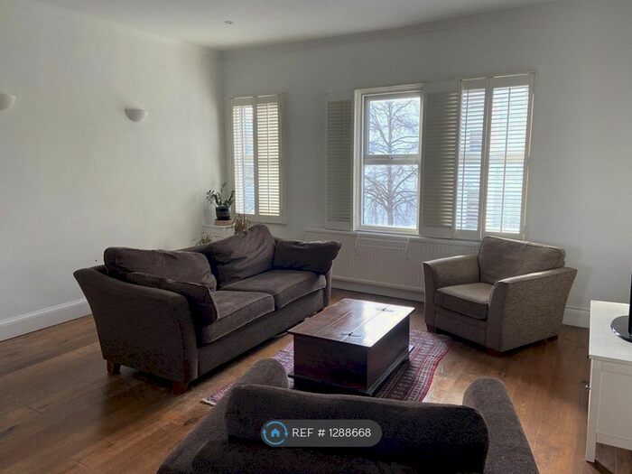 2 Bedroom Flat To Rent In Montdore House, London N19