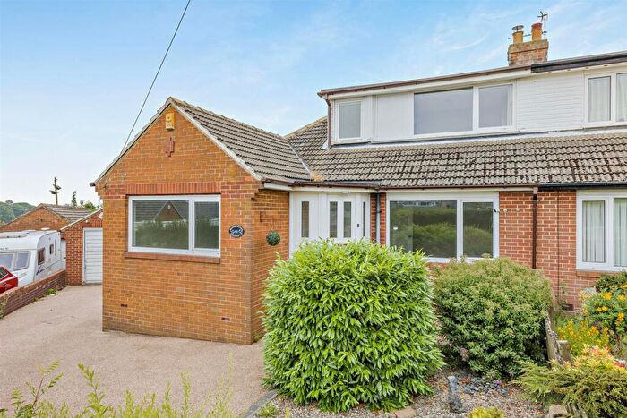 3 Bedroom Semi-Detached Bungalow For Sale In Moorlands Crescent, Huddersfield, HD3