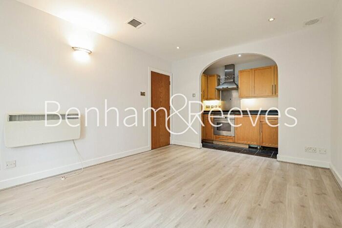 2 Bedroom Apartment To Rent In Lyon Road, Harrow, HA1
