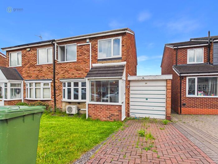 3 Bedroom Semi-Detached House For Sale In Newby Grove, Fordbridge, B37