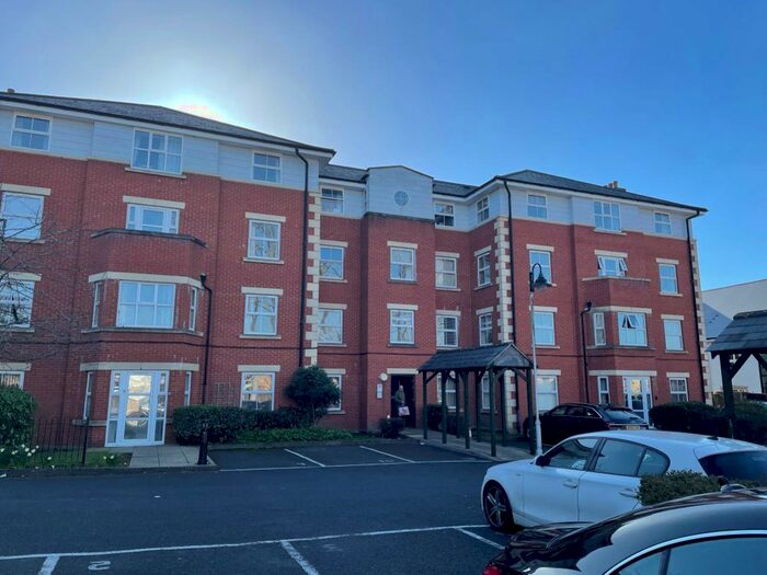 2 Bedroom Flat To Rent In Westley Heights, Warwick Road, Solihull, B92