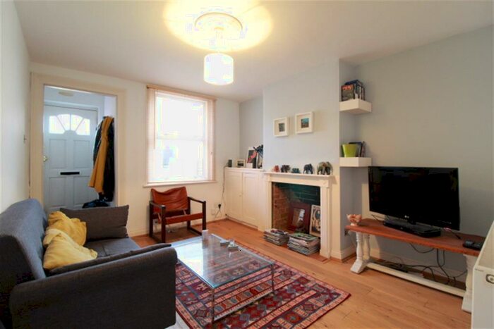 2 Bedroom Terraced House To Rent In Howard Road, Wokingham, RG40