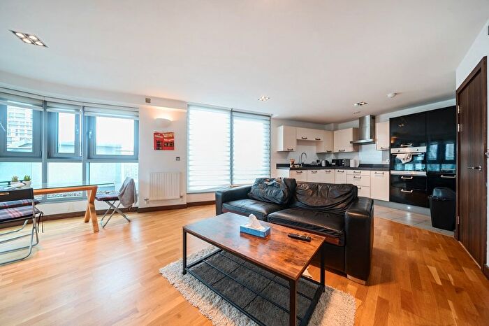 1 Bedroom Flat To Rent In Bridges Court Road, Battersea, London, SW11