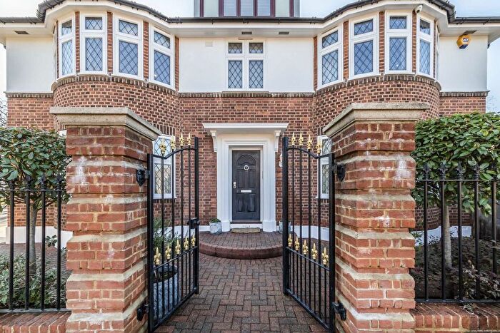 5 Bedroom Property To Rent In Queens Road, Richmond, TW10