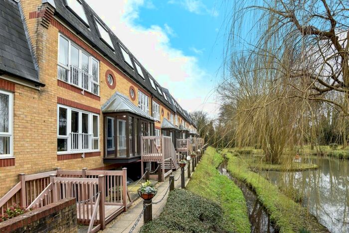 2 Bedroom Flat To Rent In The Alders West Wickham, BR4