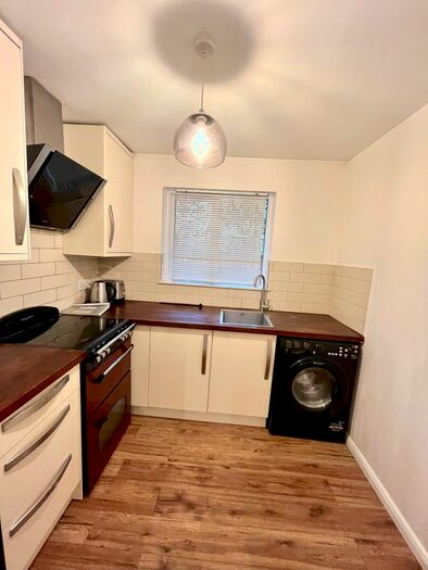 1 Bedroom Flat To Rent In Pointer Close, London, SE28