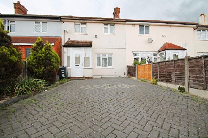 3 Bedroom Terraced House To Rent In Greenwood Gardens, Ilford, London, IG6