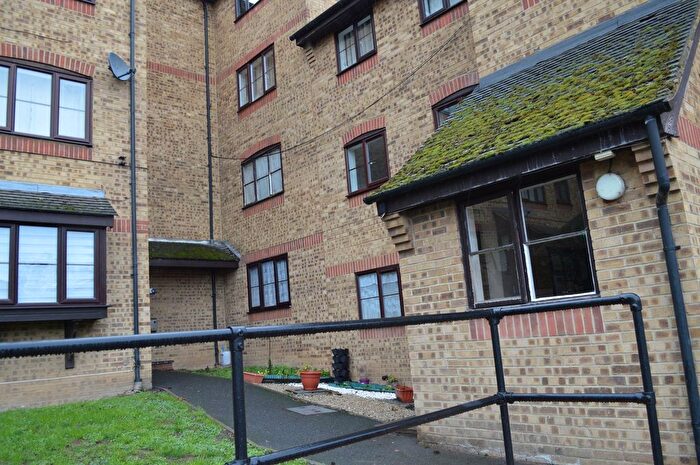 1 Bedroom Flat To Rent In Bridge Road, Grays, RM17