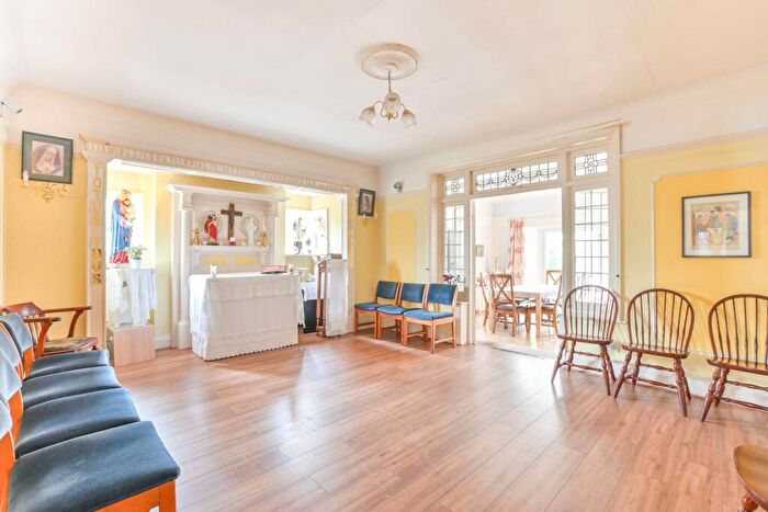 7 Bedroom Detached House For Sale In St Gabriels Road, Mapesbury Estate, London, NW2
