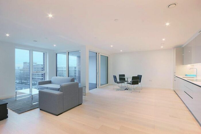 2 Bedroom Flat To Rent In Deacon Street, Elephant And Castle, SE17