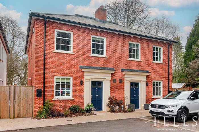 3 Bedroom Semi-Detached House For Sale In Birch Lane, Sandleheath, SP6