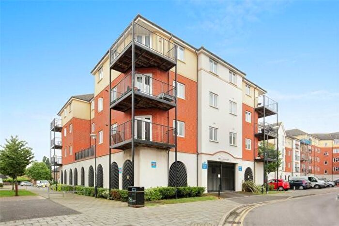 2 Bedroom Flat To Rent In Long Acre House, Pettacre Close, Greenwich, Woolwich, London, SE28