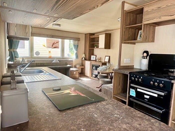 3 Bedroom Mobile/park Home For Sale In Carlton, Saxmundham, IP17