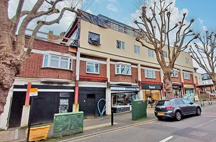 1 Bedroom Flat For Sale In Windsor Road, Worcester Park, KT4