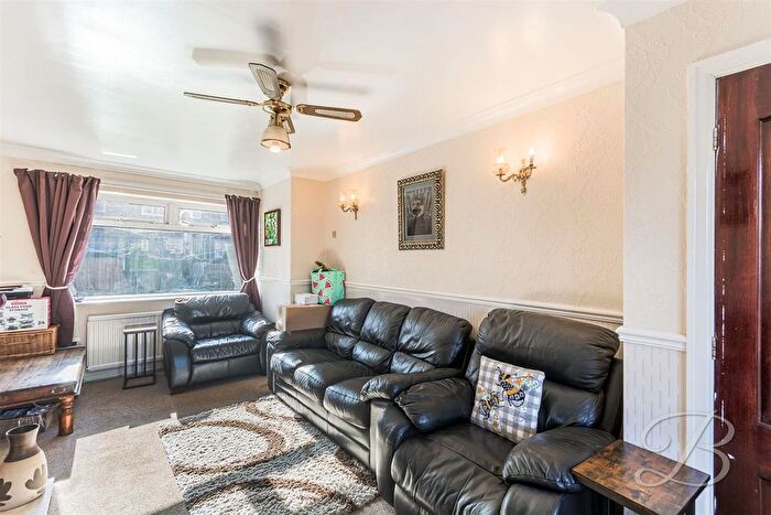 3 Bedroom Terraced House For Sale In Sherwood Street, Warsop, Mansfield, NG20