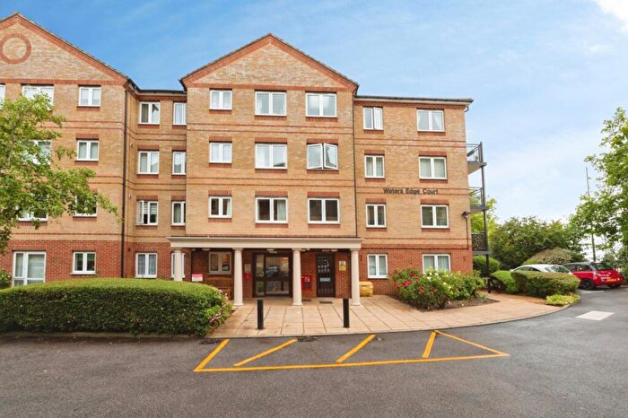 1 Bedroom Apartment For Sale In Waters Edge Court, Erith, DA8