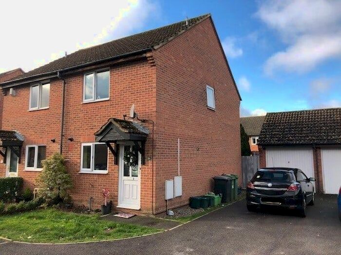 2 Bedroom Semi-Detached House For Sale In Cropper Close, Thatcham, RG19