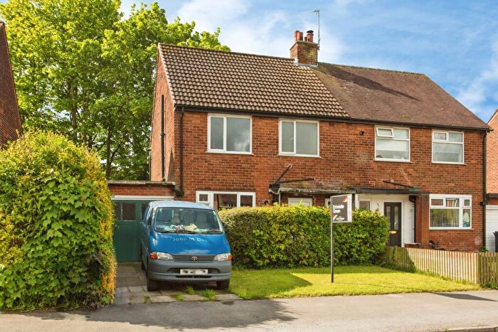 3 Bedroom Semi-Detached House For Sale In Leadale Road, Leyland, Lancashire, PR25