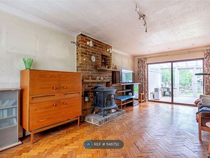 3 Bedroom Detached House To Rent In Thorpe Road, Staines-Upon-Thames, TW18