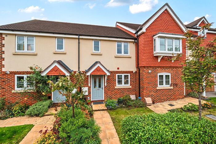 3 Bedroom Terraced House For Sale In Elmbridge Lane, Woking, GU22