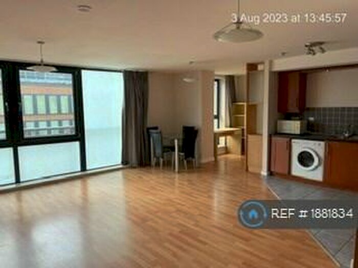 2 Bedroom Flat To Rent In Holm Street, Glasgow, G2