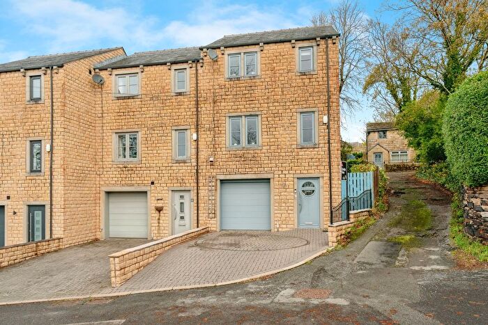 3 Bedroom End Terrace House For Sale In Marsden Road, Burnley, Lancashire, BB10