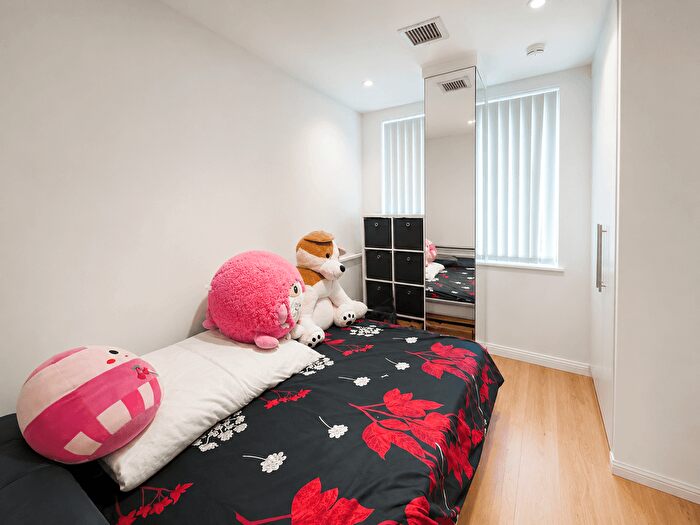 2 Bedroom Flat To Rent In Lyon Road, Harrow, HA1