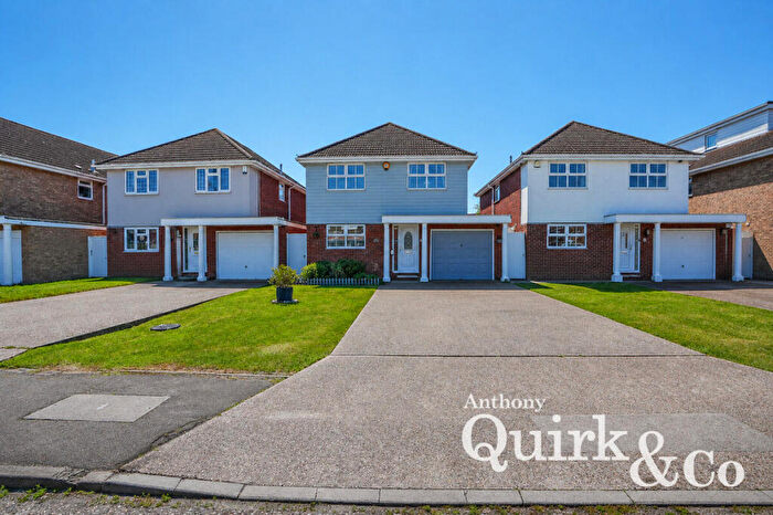 4 Bedroom Detached House For Sale In Ruskoi Road, Canvey Island, SS8