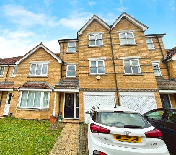 6 Bedroom Terraced House To Rent In Nightingale Shott, Egham, Surrey, TW20