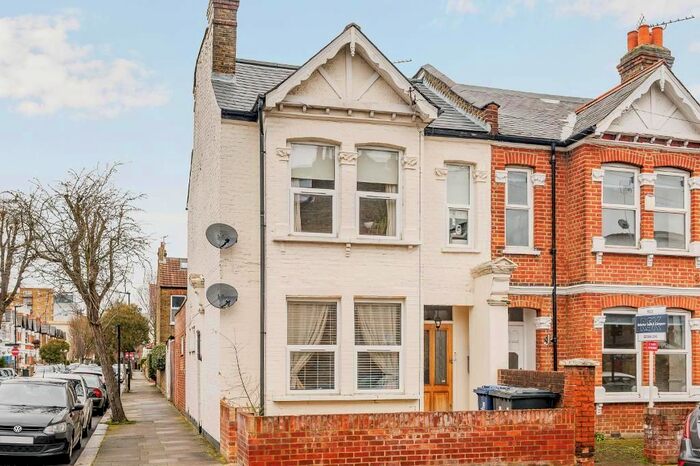 2 Bedroom Flat To Rent In Milford Road, Ealing, London, W13